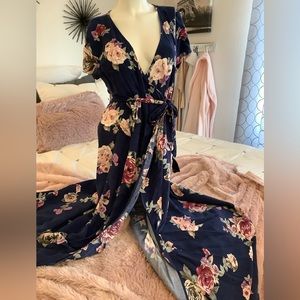 Long floral dress. Size M.